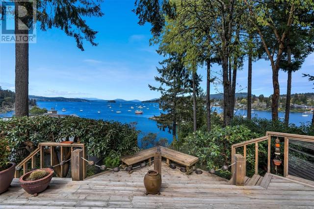 746 Sea Dr, House detached with 3 bedrooms, 2 bathrooms and 4 parking in Central Saanich BC | Image 11