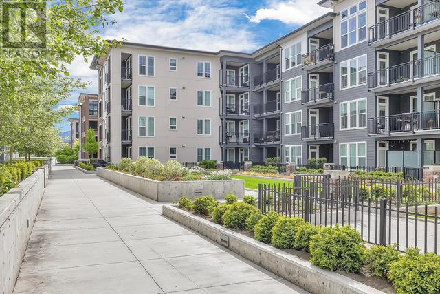 111 - 1775 Chapman Pl, Condo with 2 bedrooms, 1 bathrooms and 1 parking in Kelowna BC | Image 42