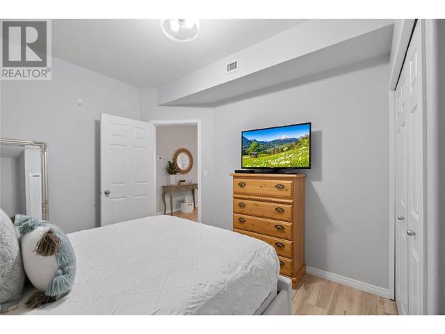 349 - 1088 Sunset Dr, Condo with 2 bedrooms, 2 bathrooms and 1 parking in Kelowna BC | Image 16