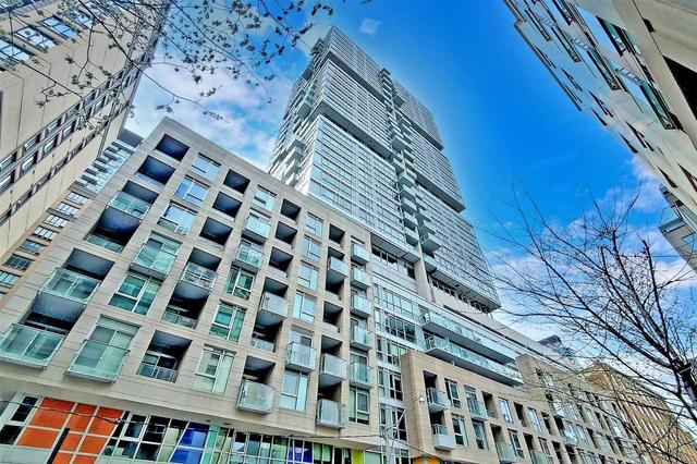1704 - 199 Richmond St W, Condo with 1 bedrooms, 1 bathrooms and 1 parking in Toronto ON | Image 1
