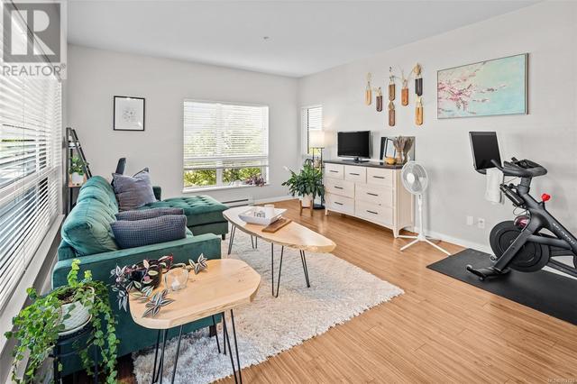 202 - 785 Tyee Rd, Condo with 1 bedrooms, 1 bathrooms and 1 parking in Victoria BC | Image 12