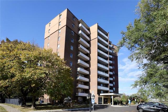 504 - 3105 Queen Frederica Dr, House attached with 1 bedrooms, 1 bathrooms and 1 parking in Mississauga ON | Image 1
