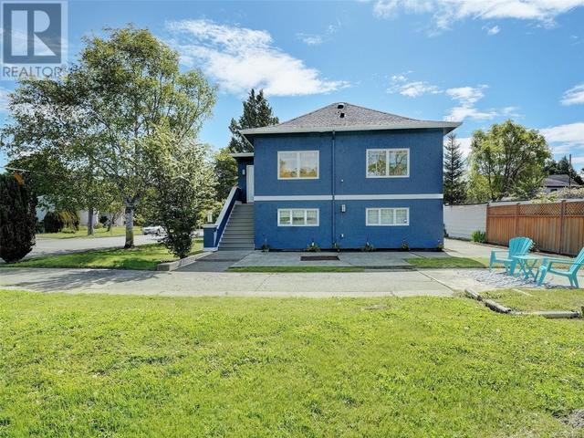 1865 Quamichan St, House detached with 3 bedrooms, 2 bathrooms and 6 parking in Victoria BC | Image 23
