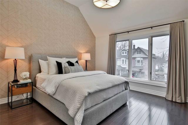 180 Withrow Ave, House semidetached with 3 bedrooms, 2 bathrooms and 2 parking in Toronto ON | Image 7