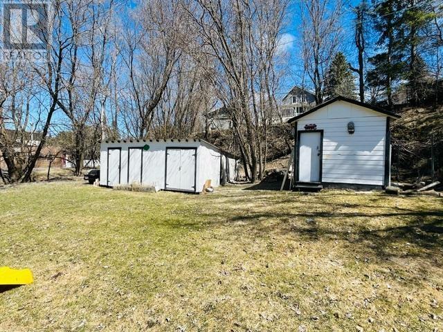 917 Minto St, House detached with 3 bedrooms, 1 bathrooms and null parking in Kenora ON | Image 5