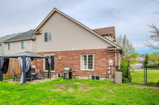 2 Porter Dr, House detached with 3 bedrooms, 4 bathrooms and 4 parking in Guelph ON | Image 31