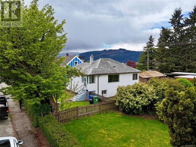 3864 6th Ave, House detached with 5 bedrooms, 2 bathrooms and 6 parking in Port Alberni BC | Image 1