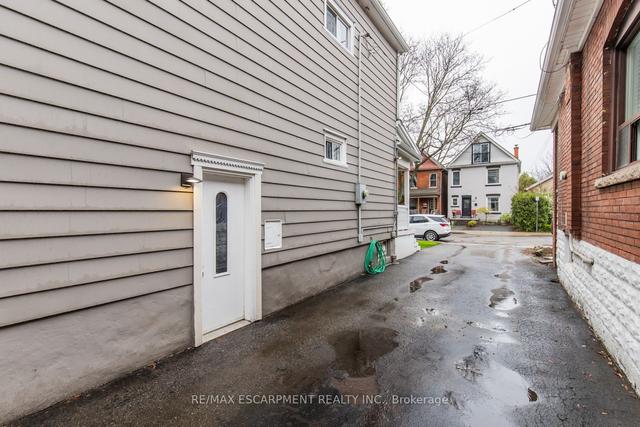 463 Charlton Ave W, House detached with 3 bedrooms, 1 bathrooms and 3 parking in Hamilton ON | Image 22