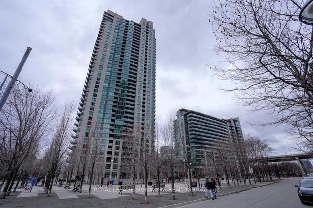 1611 - 215 Fort York Blvd, Condo with 2 bedrooms, 1 bathrooms and 1 parking in Toronto ON | Image 24