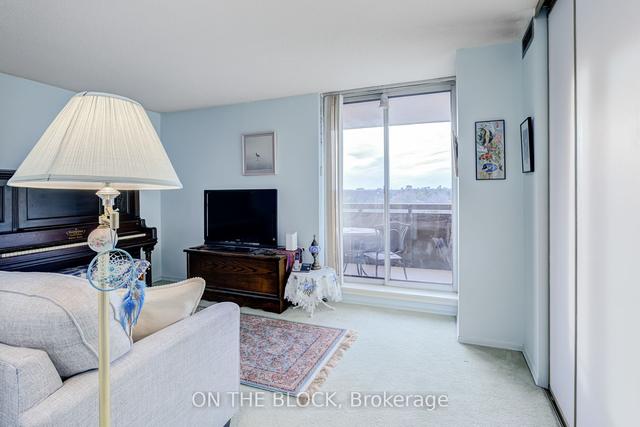 1401 - 3845 Lake Shore Blvd W, Condo with 3 bedrooms, 2 bathrooms and 1 parking in Toronto ON | Image 7