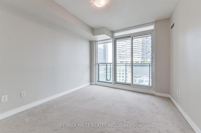 903 - 33 Bay St, Condo with 2 bedrooms, 2 bathrooms and 1 parking in Toronto ON | Image 9
