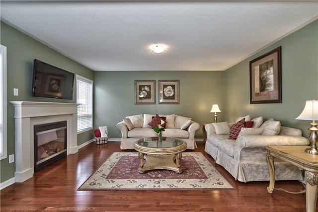 855 Bessy Trail, House detached with 4 bedrooms, 3 bathrooms and 1 parking in Milton ON | Image 8