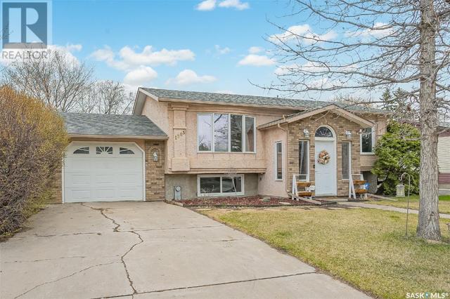 1705 Richardson Rd, House detached with 4 bedrooms, 2 bathrooms and null parking in Saskatoon SK | Image 2