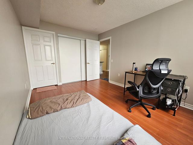 1007 - 55 Strathaven Dr, Condo with 2 bedrooms, 2 bathrooms and 1 parking in Mississauga ON | Image 5