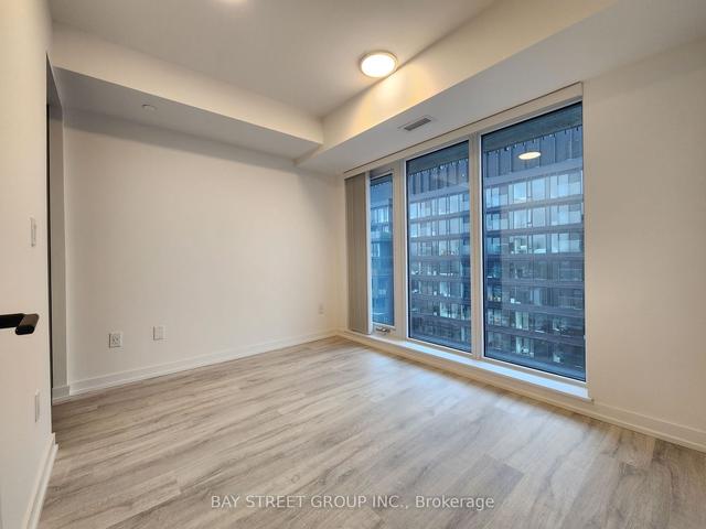 1304 - 2 Augusta Ave, Condo with 2 bedrooms, 2 bathrooms and 0 parking in Toronto ON | Image 5