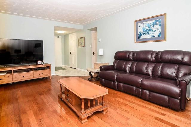 704 - 40 Harrisford St, Condo with 2 bedrooms, 2 bathrooms and 1 parking in Hamilton ON | Image 4
