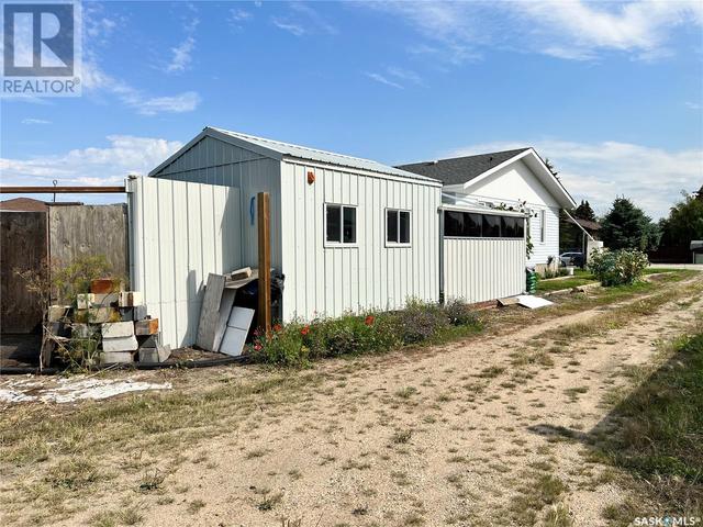 905 21st St, House detached with 4 bedrooms, 2 bathrooms and null parking in Humboldt SK | Image 32