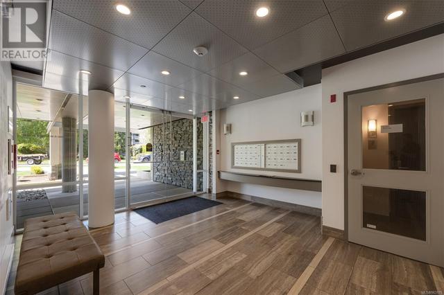 Front entrance lobby | Image 20