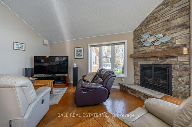 44 Falls Bay Rd, House detached with 1 bedrooms, 3 bathrooms and 6 parking in Kawartha Lakes ON | Image 7