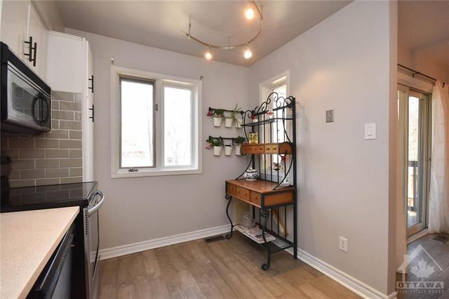 1411 Forge St, Townhouse with 3 bedrooms, 3 bathrooms and 2 parking in Ottawa ON | Image 11
