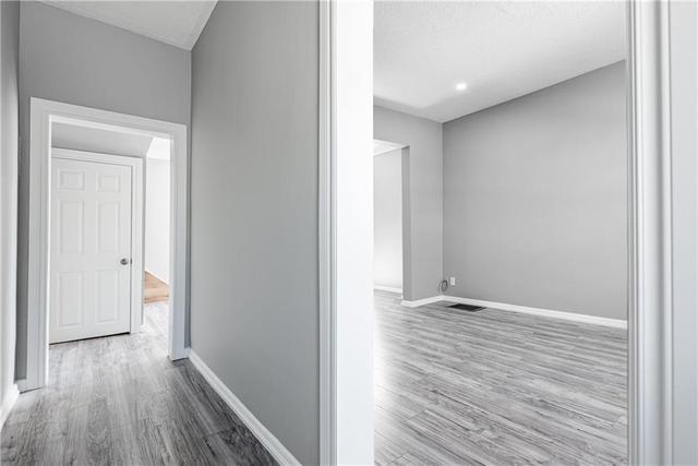 470 Ferguson Avenue N, House semidetached with 3 bedrooms, 1 bathrooms and 1 parking in Hamilton ON | Image 4