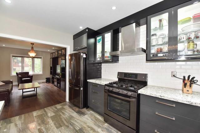 116 St Clarens Ave N, House semidetached with 3 bedrooms, 3 bathrooms and 2 parking in Toronto ON | Image 8