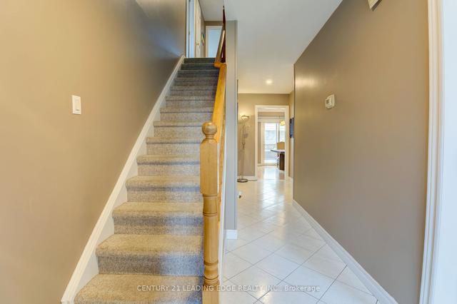 734 Briar Cres, House detached with 4 bedrooms, 3 bathrooms and 4 parking in Milton ON | Image 8