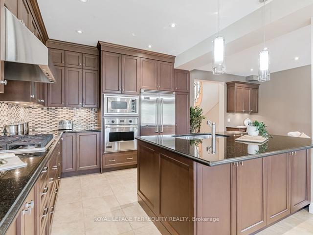 176 Joicey Blvd, House detached with 4 bedrooms, 4 bathrooms and 4 parking in Toronto ON | Image 4