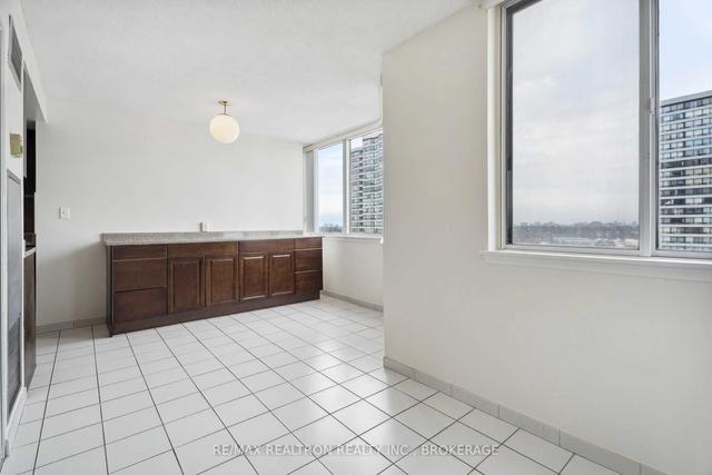 809 - 80 Alton Towers Circ, Condo with 2 bedrooms, 2 bathrooms and 1 parking in Toronto ON | Image 9