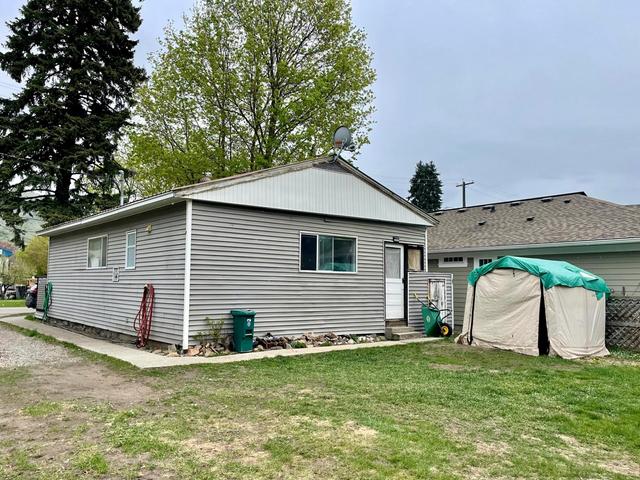 7461 7th Street, House detached with 2 bedrooms, 1 bathrooms and null parking in Grand Forks BC | Image 3