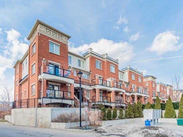 11 - 39 Hays Blvd, Townhouse with 2 bedrooms, 2 bathrooms and 2 parking in Oakville ON | Image 1