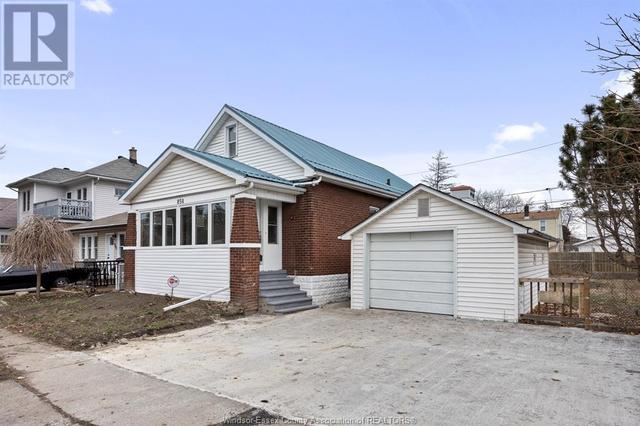 850 Ellrose, House detached with 5 bedrooms, 1 bathrooms and null parking in Windsor ON | Image 1