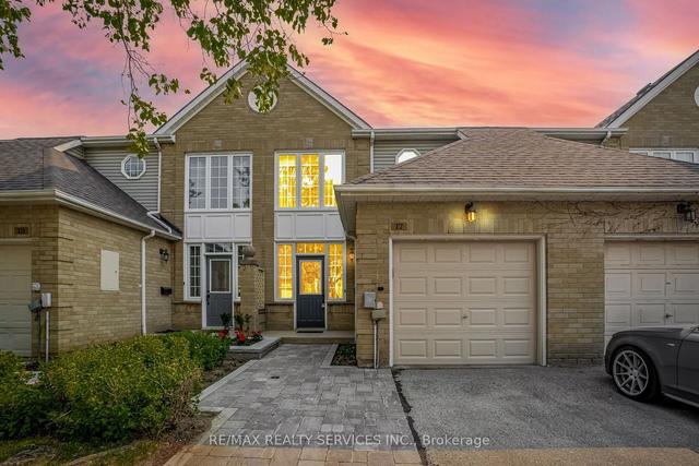 17 Hartnell Sq, Townhouse with 2 bedrooms, 3 bathrooms and 3 parking in Brampton ON | Image 1