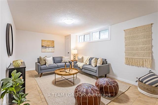 54 - 35 Waterman Ave, Townhouse with 3 bedrooms, 2 bathrooms and 1 parking in London ON | Image 20
