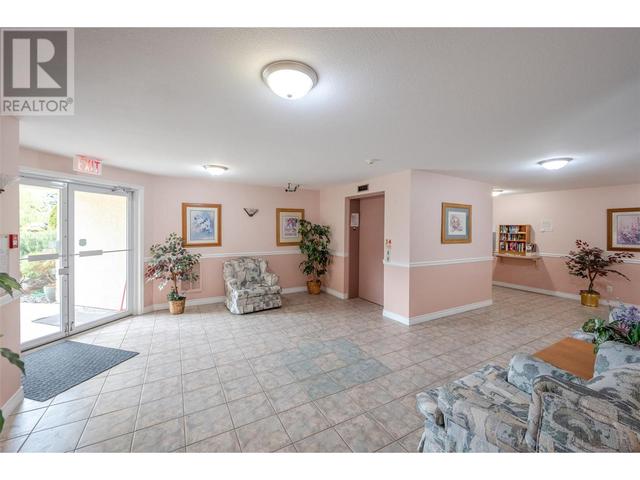 201 - 8412 Jubilee Rd, Condo with 2 bedrooms, 2 bathrooms and 1 parking in Summerland BC | Image 34