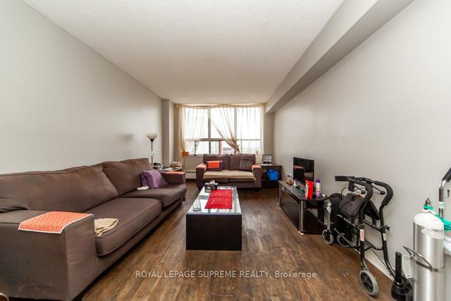 1006 - 50 Lotherton Ptway, Condo with 3 bedrooms, 1 bathrooms and 1 parking in Toronto ON | Image 9