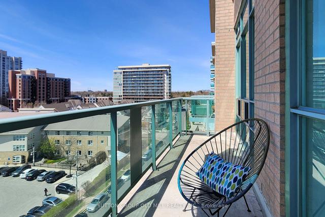 811 - 9 Michael Power Pl, Condo with 1 bedrooms, 1 bathrooms and 1 parking in Toronto ON | Image 7