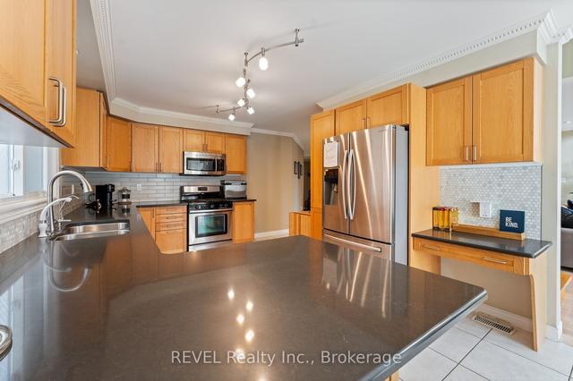 1016 Greenhill Ave, House detached with 4 bedrooms, 3 bathrooms and 4 parking in Hamilton ON | Image 9