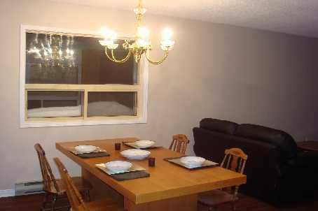 unit 88 - 90 Lawrence Ave, Townhouse with 3 bedrooms, 2 bathrooms and 1 parking in Orangeville ON | Image 3