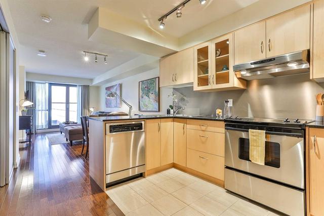 302 - 3 Mcalpine St, Condo with 1 bedrooms, 1 bathrooms and 1 parking in Toronto ON | Image 6