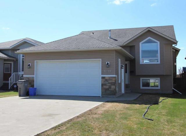 8018 115a St, House detached with 5 bedrooms, 3 bathrooms and 4 parking in Grande Prairie AB | Image 1