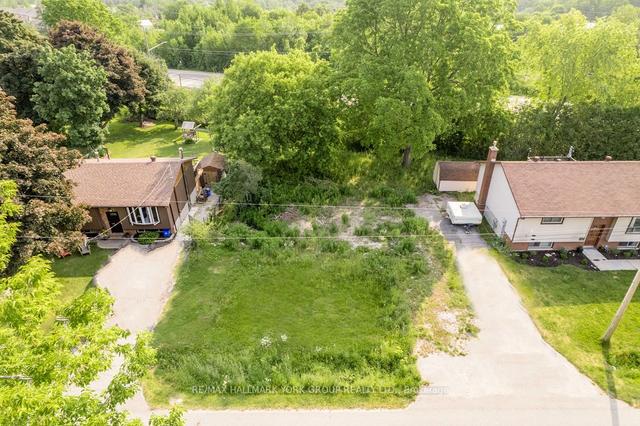 10 First St, Home with 0 bedrooms, 0 bathrooms and null parking in Orillia ON | Image 13