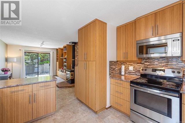 6021 Icarus Dr, House detached with 3 bedrooms, 2 bathrooms and 4 parking in Nanaimo BC | Image 5