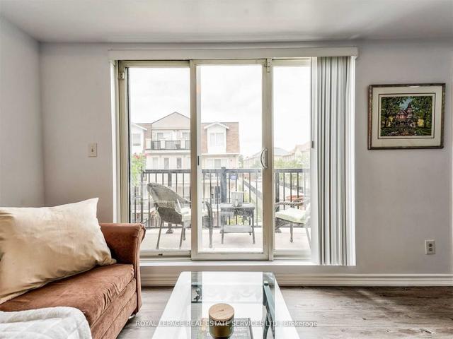 2002 - 3049 Finch Ave W, Townhouse with 4 bedrooms, 3 bathrooms and 2 parking in Toronto ON | Image 32