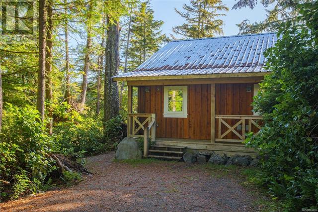 225 Boardwalk Blvd, House detached with 2 bedrooms, 1 bathrooms and 2 parking in Ucluelet BC | Image 6