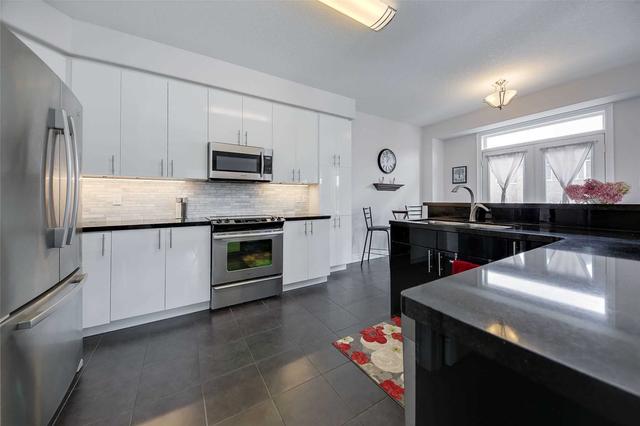 1054 Nantyr Dr, House detached with 3 bedrooms, 3 bathrooms and 4 parking in Innisfil ON | Image 5