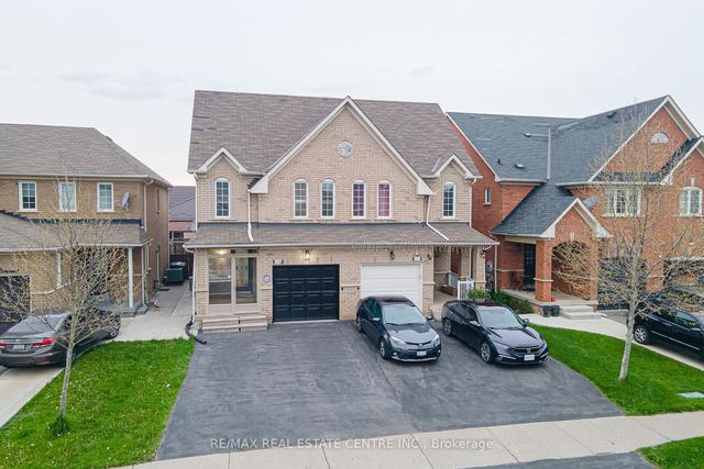 116 Cadillac Cres, House semidetached with 3 bedrooms, 4 bathrooms and 3 parking in Brampton ON | Image 1