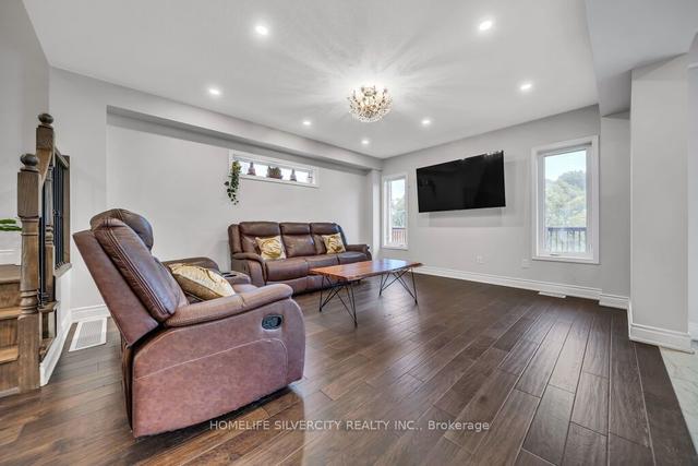 425 Woodbine Ave, House detached with 4 bedrooms, 4 bathrooms and 6 parking in Kitchener ON | Image 35