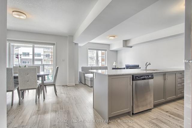 221 W Oak Trl, Townhouse with 2 bedrooms, 2 bathrooms and 2 parking in Kitchener ON | Image 5