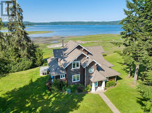 505 Arbutus Bay Rd, House detached with 3 bedrooms, 2 bathrooms and 8 parking in Comox Valley A BC | Image 1